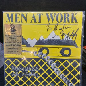 תקליט חתום ע״י  COLIN HAY – MEN AT WORK